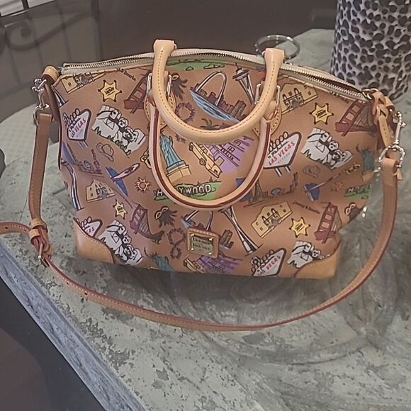 𝅺Dooney & Bourke Americana Landmark  Tote Versatile Satchel Limited Edition - Picture 3 of 13